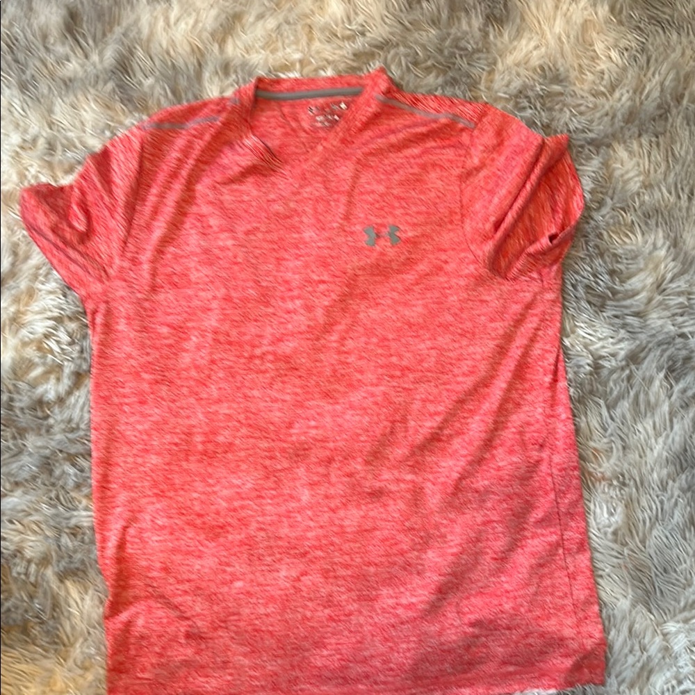 Men’s Under Armour T shirt medium